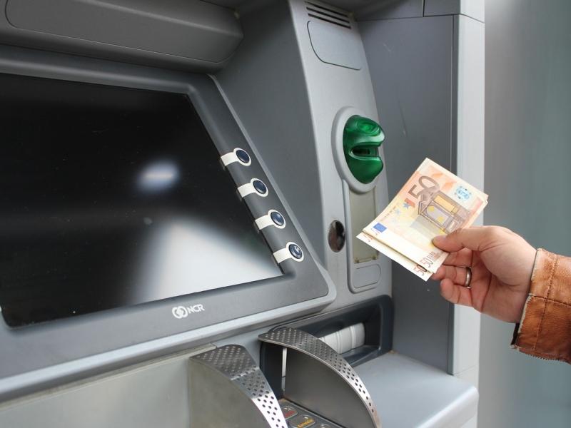 atm-15248711280.jpg